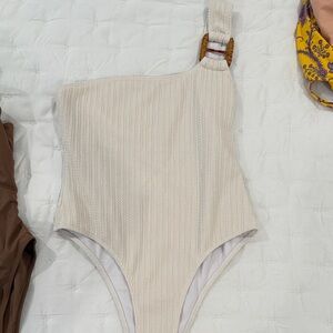 One-Shoulder Ribbed Swimsuit in Cream with Wood Accent
